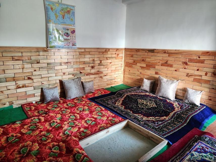 Safarnama Retreat Homestay - All Rooms With Mountain View Калпа Екстериор снимка