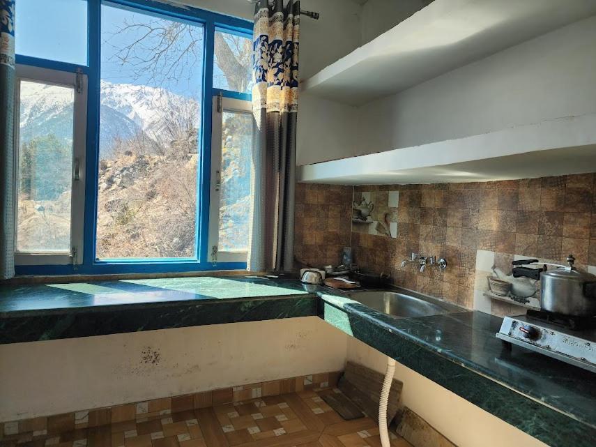 Safarnama Retreat Homestay - All Rooms With Mountain View Калпа Екстериор снимка