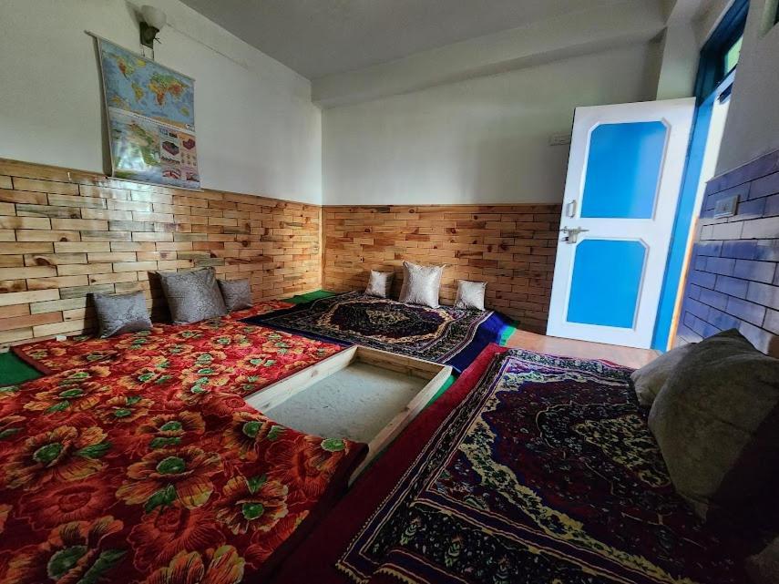 Safarnama Retreat Homestay - All Rooms With Mountain View Калпа Екстериор снимка