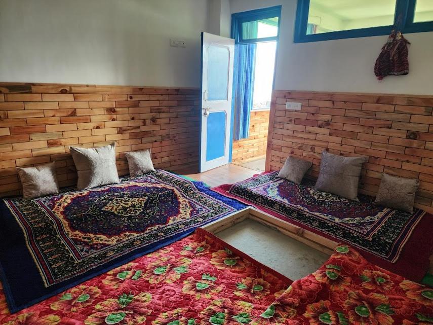 Safarnama Retreat Homestay - All Rooms With Mountain View Калпа Екстериор снимка
