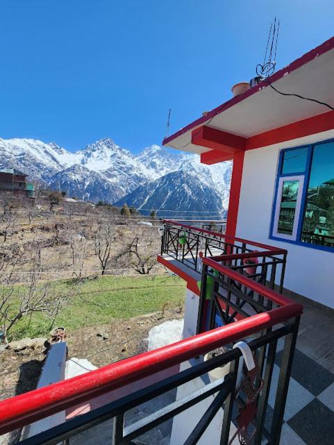 Safarnama Retreat Homestay - All Rooms With Mountain View Калпа Екстериор снимка