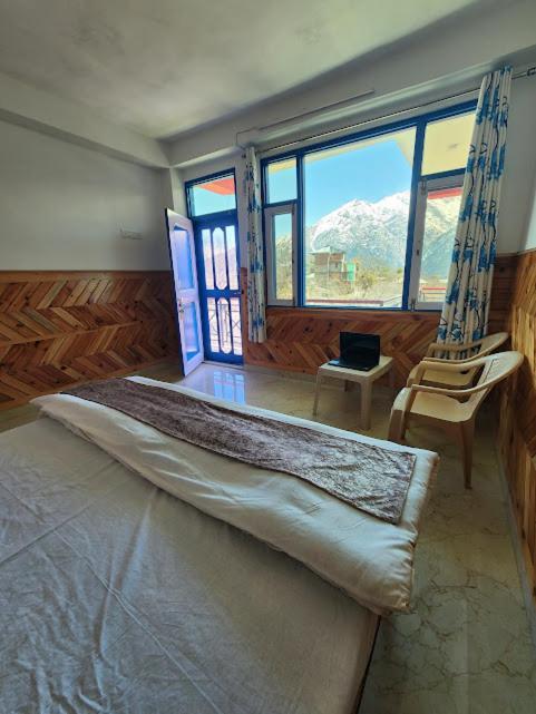 Safarnama Retreat Homestay - All Rooms With Mountain View Калпа Екстериор снимка